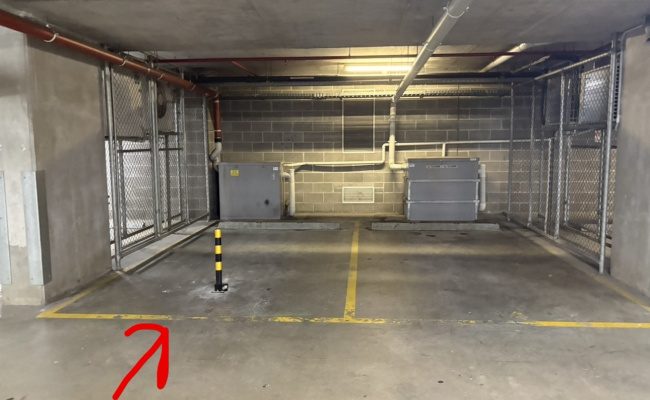 Secure parking space in East Melbourne! Walking distance from Carlton Gardens and The G.