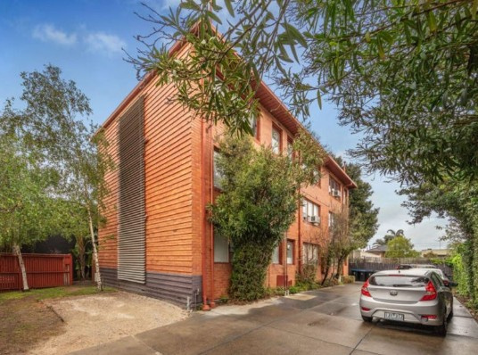 Outdoor lot parking space available - great location