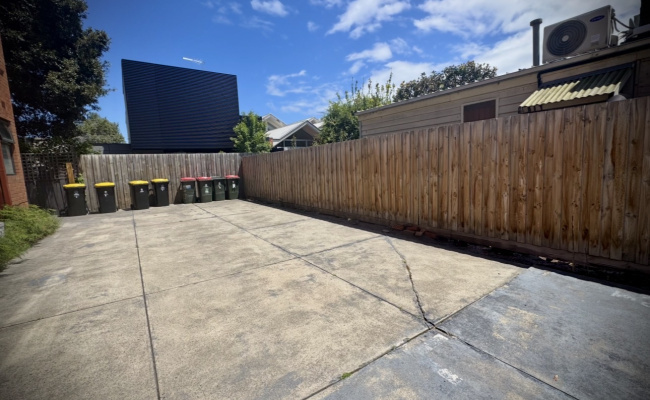 South Yarra - Great Outdoor Parking Near Alfred Hospital