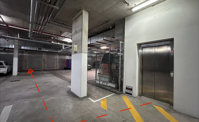 Walking distance Secure Carpark to St Peters station