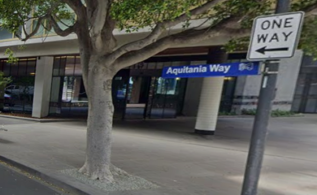 Parking space near CBD. TRAMS 35, 70, 75, 86 is just across the road.