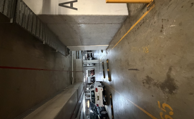 Wolli Creek Parking - 7mins walk to Wolli Creek station, near int & domestic airport!