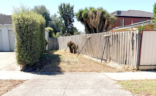 Point Cook - neighbourhood off street parking