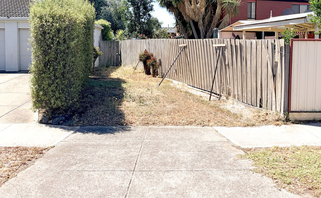 Point Cook - neighbourhood off street parking