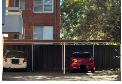 Covered carport in Meadowbank - 5 min walk to Train & Ferry!