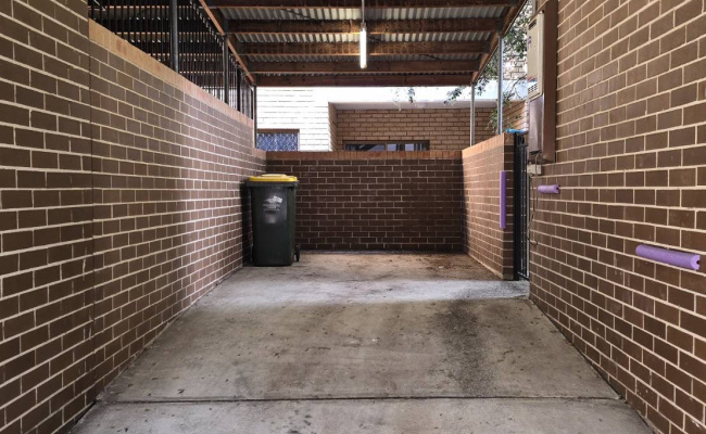 Large Garage in Barker Street, Kensington, NSW, near UNSW