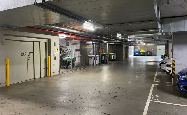 Secure parking space in Batman Street (Ref 101)