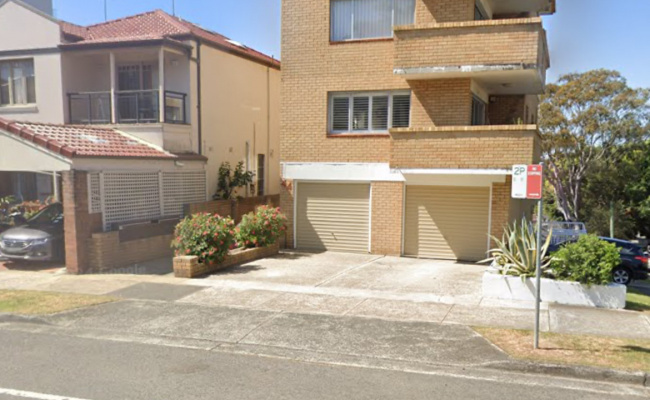 Driveway available near Bondi beach with great public transportation links