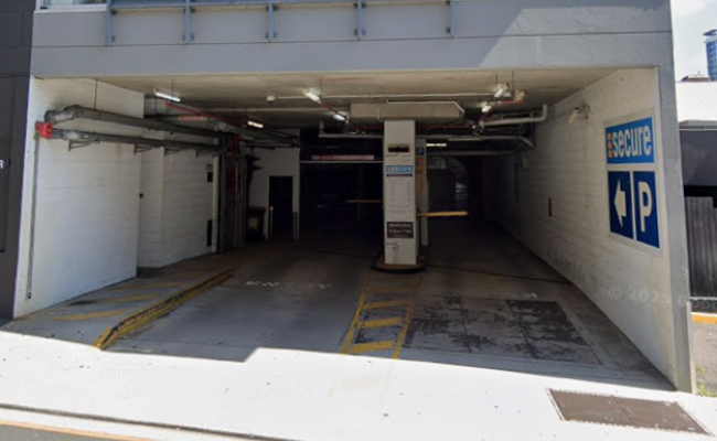 Private Parking for rent, Just 5 minutes from the city