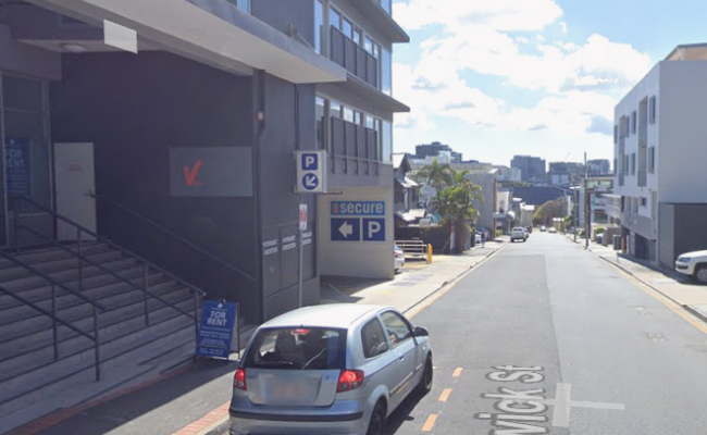 Private Parking for rent, Just 5 minutes from the city