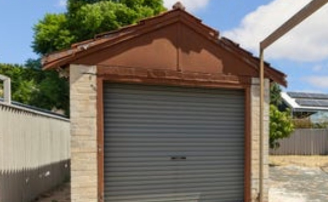 Lock up garage parking on Berwick Street in Saint James Western Australia