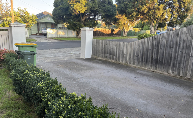 Reservoir Car Space Near Transport 24/7 Access