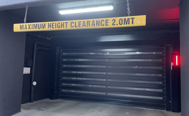2min walk Southern Cross Station / CBD / 1st floor secure / 24hr concierge / pedestrian access