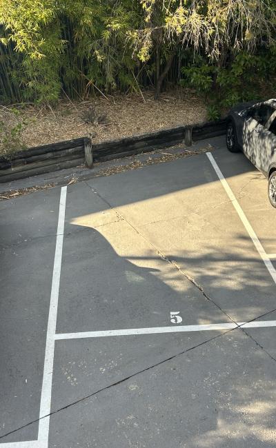 Great parking space in New Farm, 10- 15 minute walk to Howard Smith Wharves