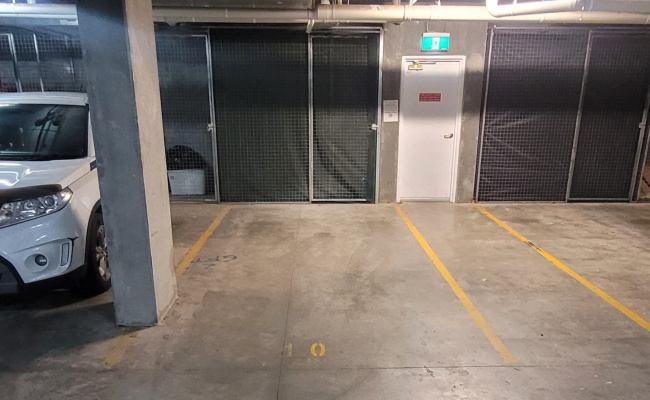 Secure Underground Parking and Storage Cage Bruce near University of Canberra (UC) / GIO Stadium