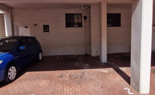 Safe parking space near UWA/BROADWAY ST