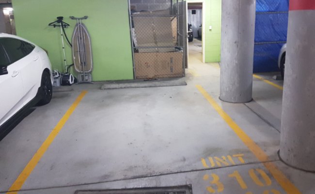 Long or Short Term Parking spot - check it out!