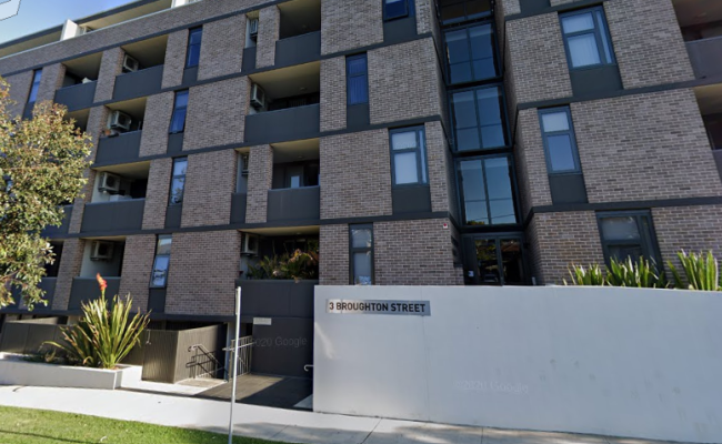 Parking space available in promenade building C