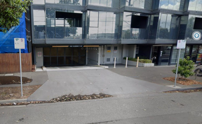 Secure Private Parking Space 4KM from CBD!