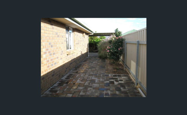 Commercial Van, 4wd, Wagon, Sedan Gated Parking