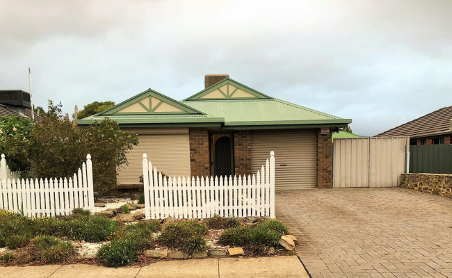Commercial Van, 4wd, Wagon, Sedan Gated Parking