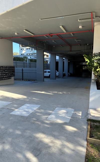 Undercover secure parking. 7 Min Walking distance to hospital. Spot #1