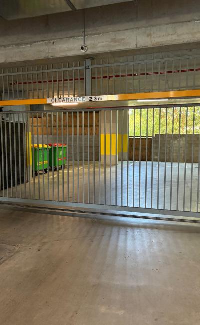 Undercover secure parking. 7 Min Walking distance to hospital. Spot #1