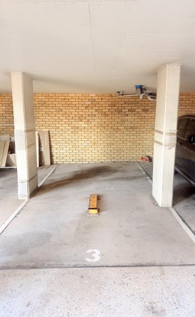 Easy access Tamarama undercover drive straight in