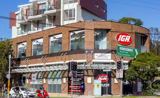 Indoor Parking Space close to light rail, bus and city