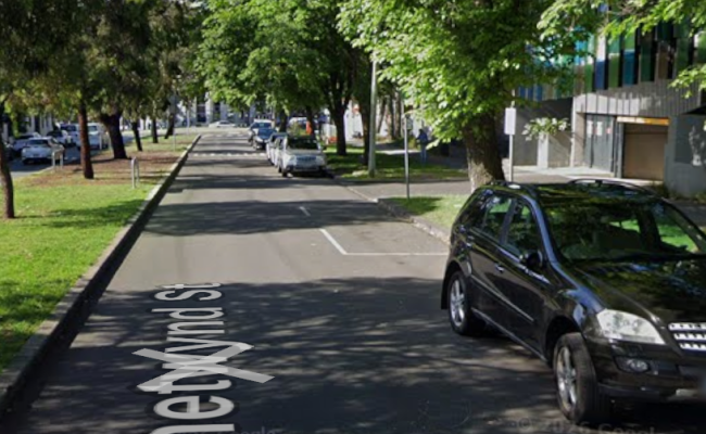 Great secure undercover carpark one block from RMH, Mel Uni, Vic Market and more