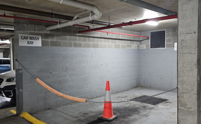 Wolli Creek - Convenient Indoor Parking Near Airport