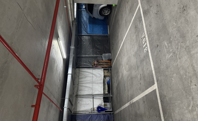 Indoor secured parking space near the city