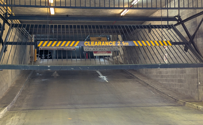 Indoor parking lot on City Rd, Southbank