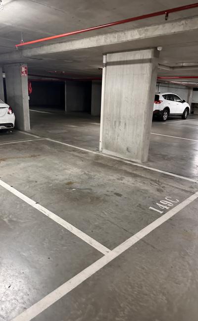 Convenient and safe parking space near cbd