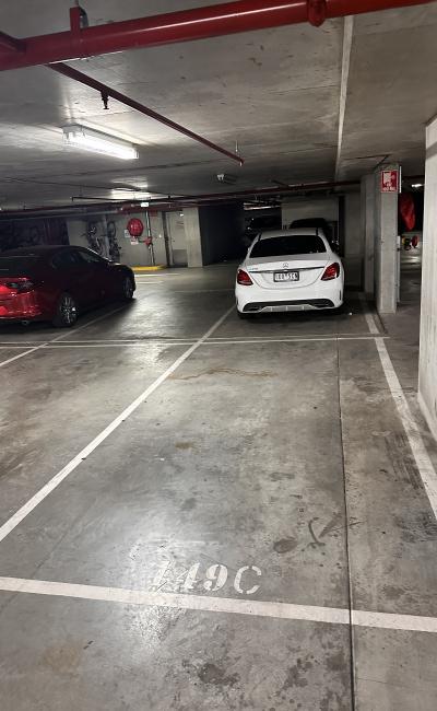 Convenient and safe parking space near cbd