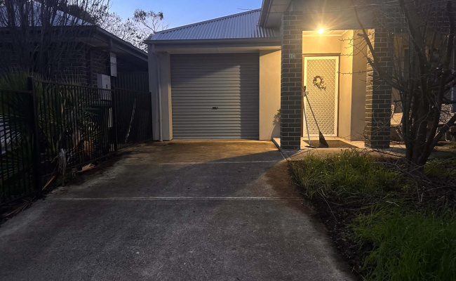 Great Parking near city, Glenelg, Morphettville Racecourse and Morphett Arms Motel, walk to tramline