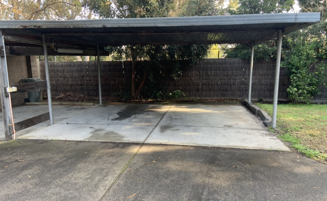 Store your trailer/vehicle undercover in Bayside. Double space available.