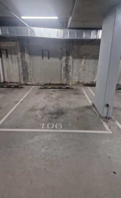 Secure Indoor Parking Close to Station