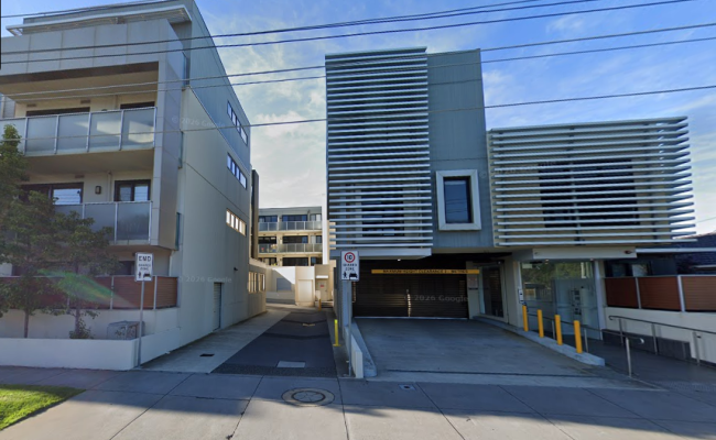 Secure Indoor Parking Close to Station