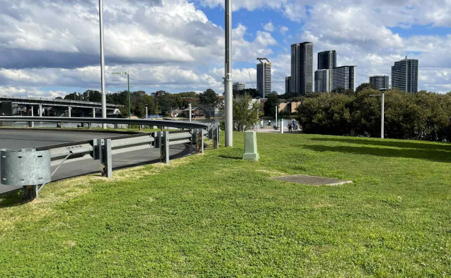 Parking lot in Constitution Road