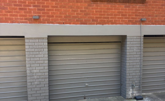 Driveway Parking By Coogee Beach