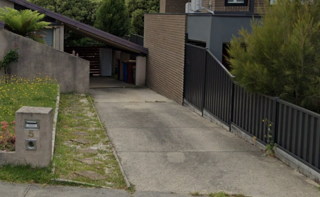 Great parking space near Fountain Gate Narre Warren