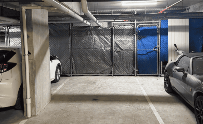 Secure carpark next to South Melbourne Market & City Rail