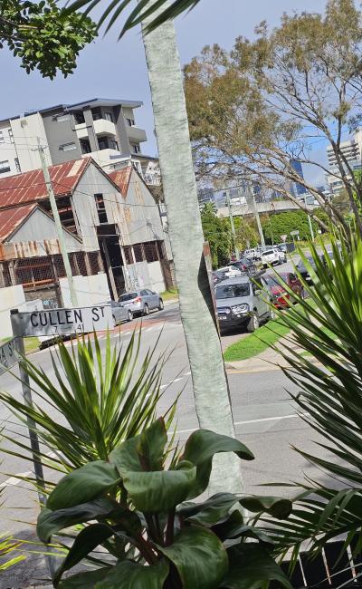 DO YOU WORK AT RBWH? Drive straight in to your Permanent parking site. 900m walk
