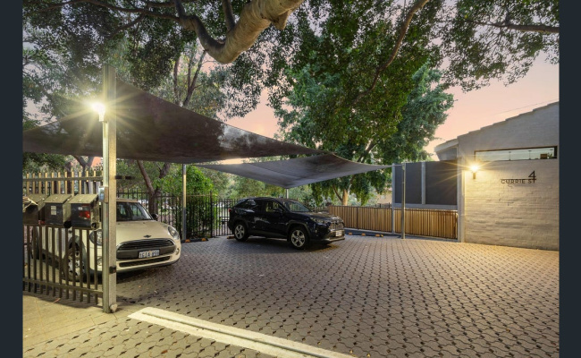 Secure parking bay close to Daglish train station
