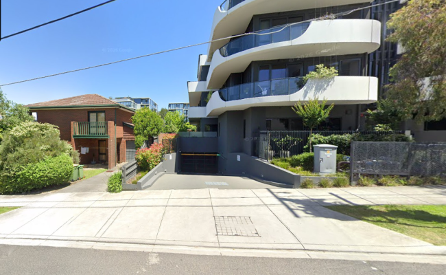 Great parking near Austin Hospital, Burgundy Street