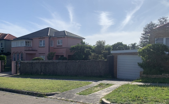 Secure Lock Up Garage in Dover Heights