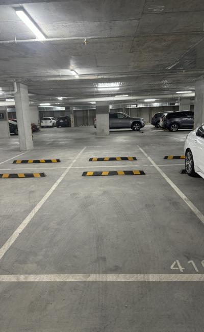 Hawthorn - Great Indoor Parking Near Train Station