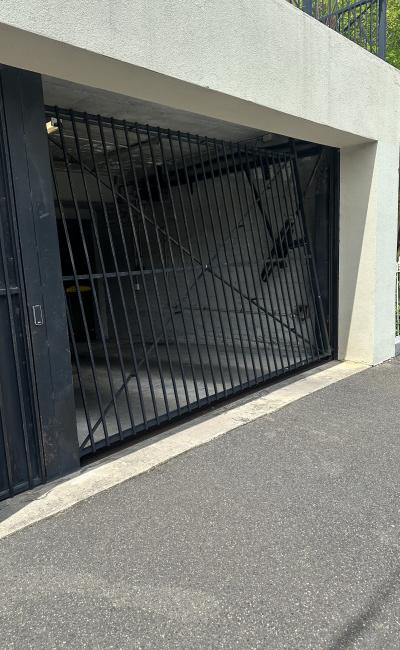 Great secure parking space near the CBD and Carlton Gardens, Museum and Parliament Station
