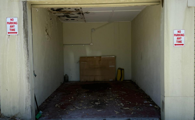 Bondi Beach Lock up Garage